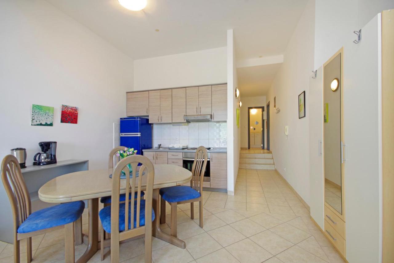 Matanovi Dvori Md Apartments Макарска Екстериор снимка