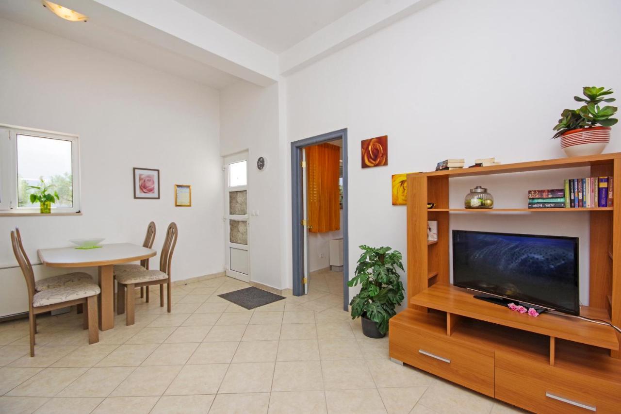 Matanovi Dvori Md Apartments Макарска Екстериор снимка