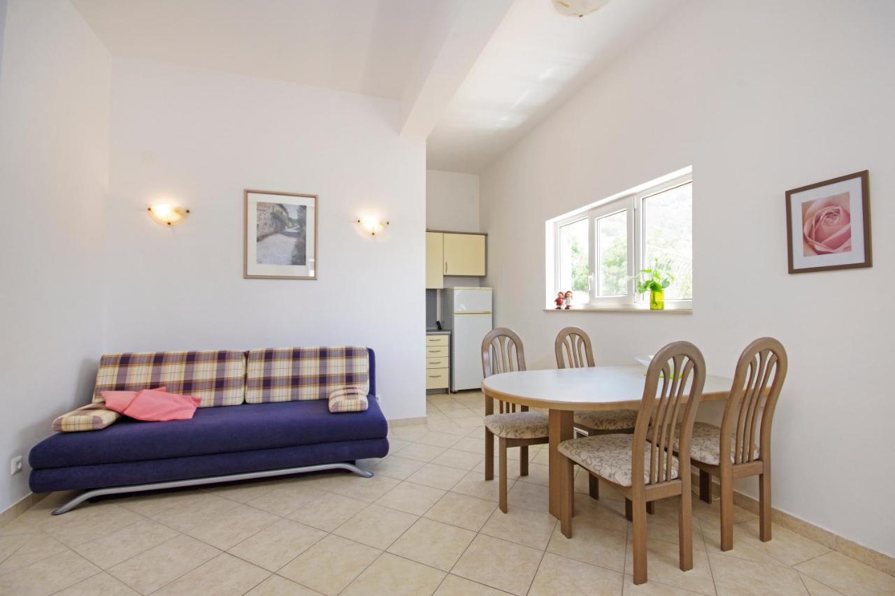 Matanovi Dvori Md Apartments Макарска Екстериор снимка