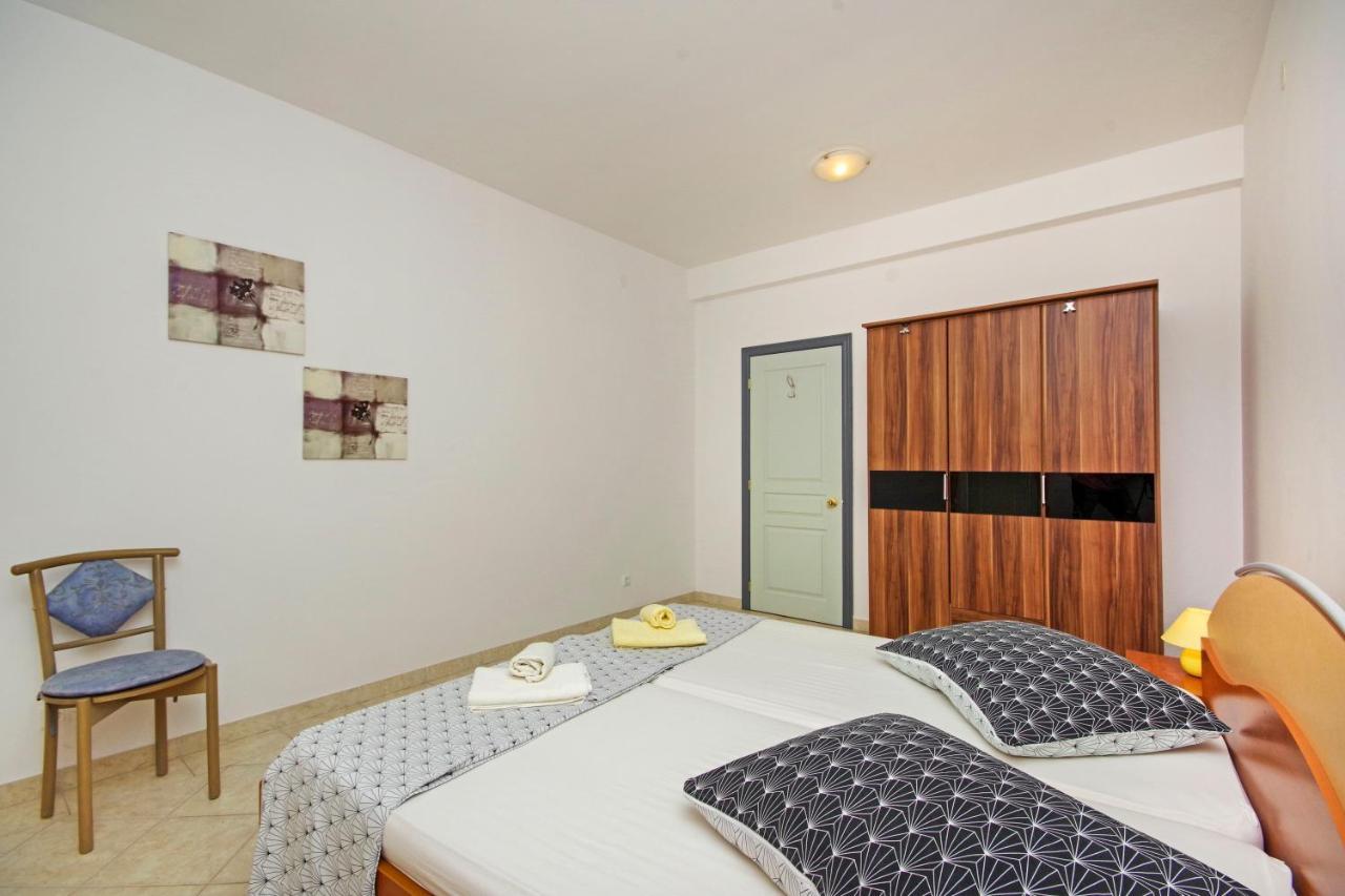 Matanovi Dvori Md Apartments Макарска Екстериор снимка