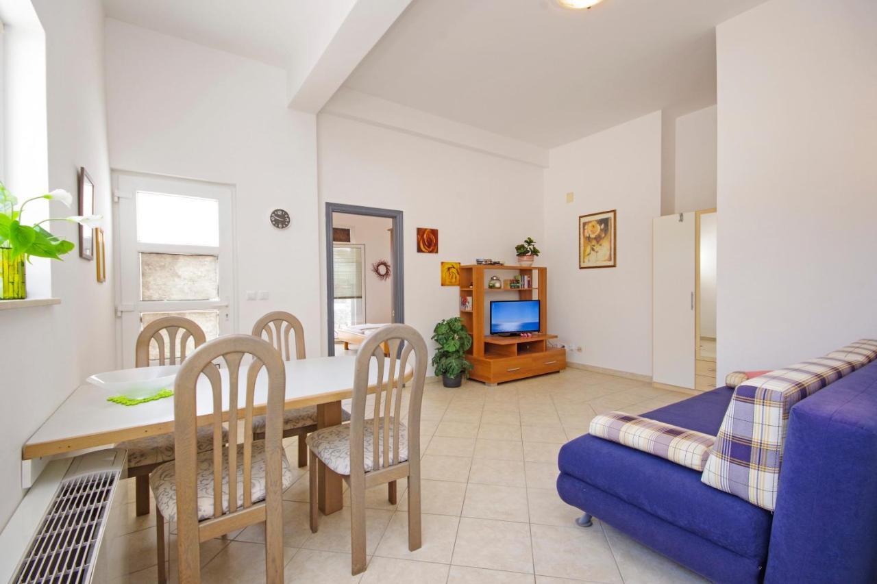 Matanovi Dvori Md Apartments Макарска Екстериор снимка