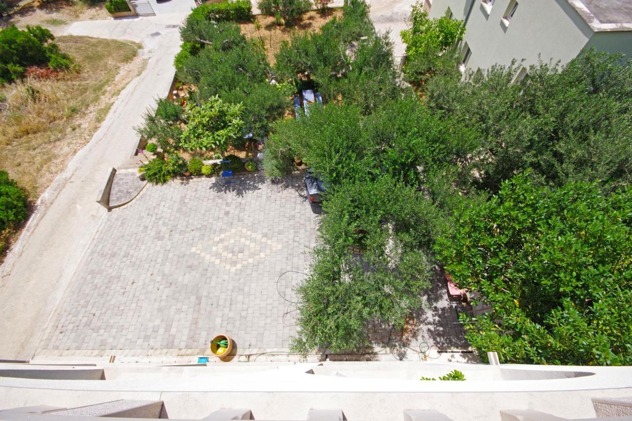 Matanovi Dvori Md Apartments Макарска Екстериор снимка